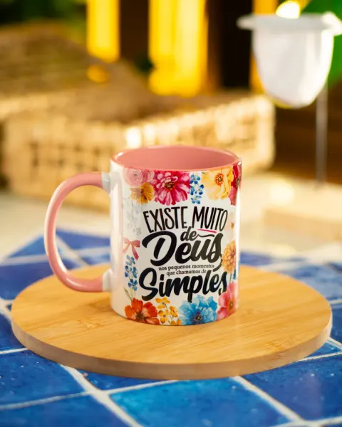 Caneca Existe Muito de Deus nos Momentos Simples