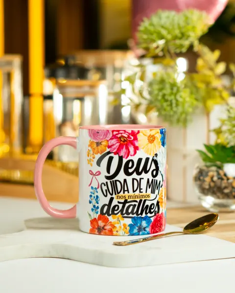 Caneca Deus Cuida de Mim nos Mínimos Detalhes